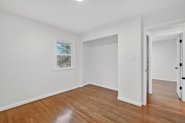 4208 Valley Circle, Des Moines, IA 50317