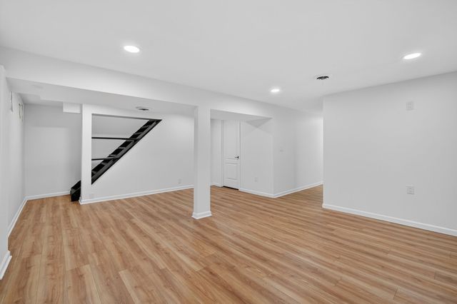 4208 Valley Circle, Des Moines, IA 50317