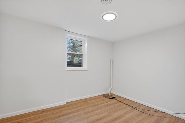 4208 Valley Circle, Des Moines, IA 50317