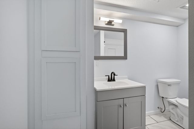 4208 Valley Circle, Des Moines, IA 50317