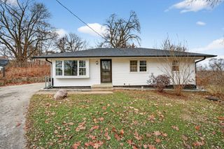 4208 Valley Circle, Des Moines, IA 50317