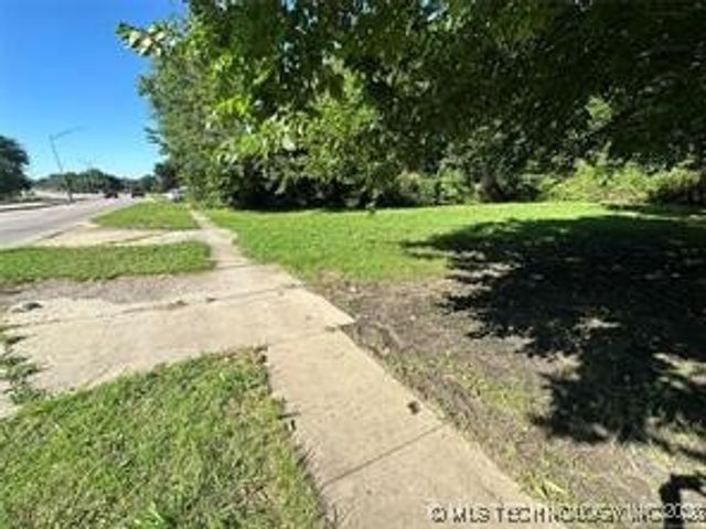 1016 N Wood Drive, Okmulgee, OK 74447