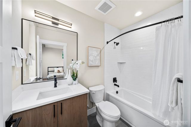539 NW Juniper Street, Issaquah, WA 98027