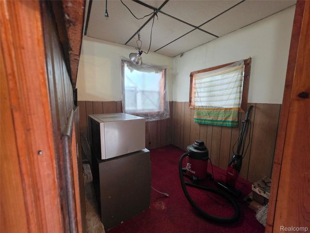 19 Gerdon Avenue, Pontiac, MI 48342