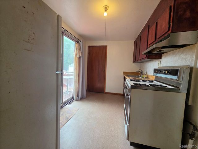 19 Gerdon Avenue, Pontiac, MI 48342