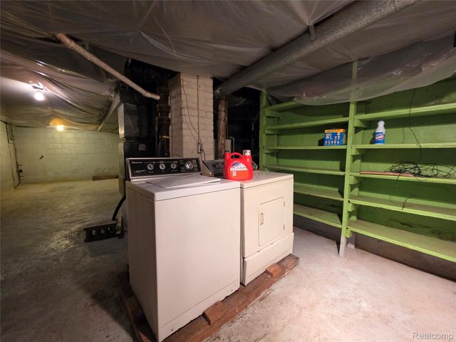 19 Gerdon Avenue, Pontiac, MI 48342