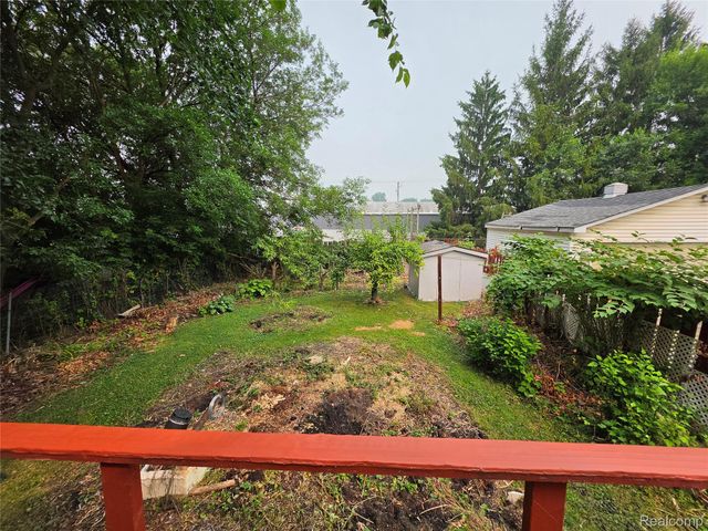 19 Gerdon Avenue, Pontiac, MI 48342