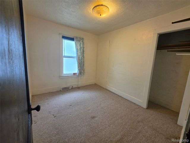 19 Gerdon Avenue, Pontiac, MI 48342