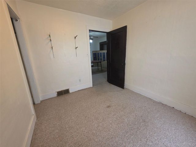 19 Gerdon Avenue, Pontiac, MI 48342