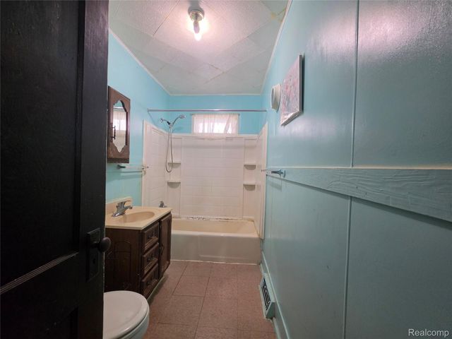 19 Gerdon Avenue, Pontiac, MI 48342