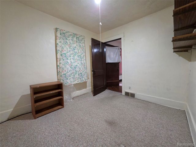19 Gerdon Avenue, Pontiac, MI 48342