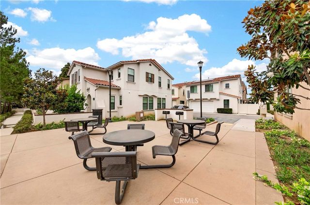 1856 Harvest Circle, Tustin, CA 92780