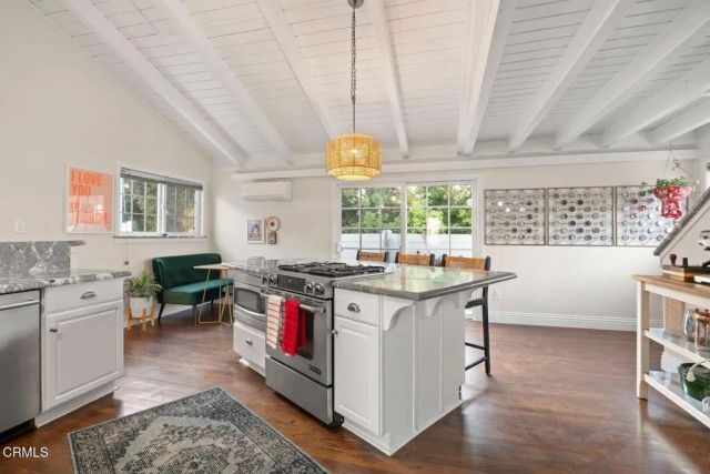 999 Waterbury Lane, Ventura, CA 93001