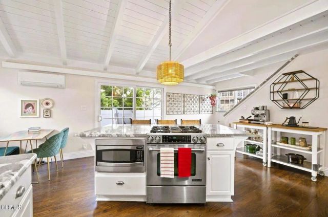 999 Waterbury Lane, Ventura, CA 93001