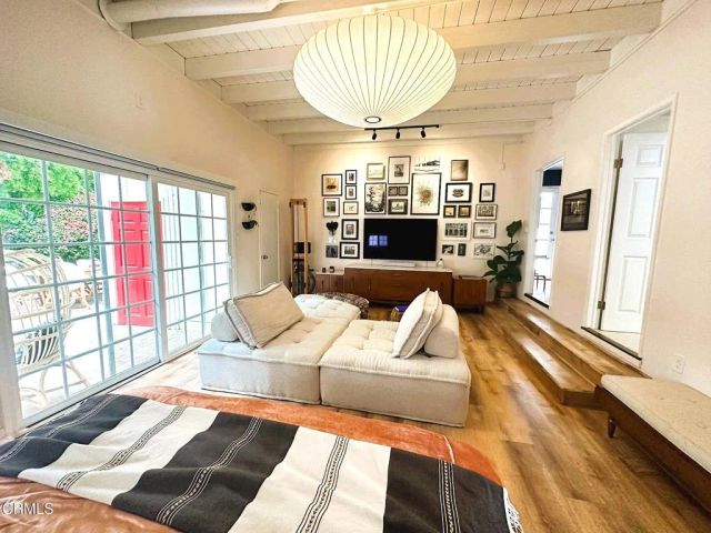 999 Waterbury Lane, Ventura, CA 93001