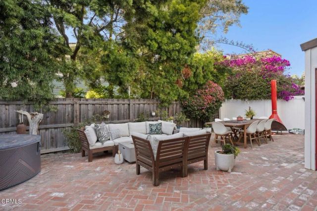 999 Waterbury Lane, Ventura, CA 93001