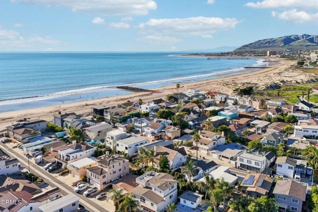 999 Waterbury Lane, Ventura, CA 93001