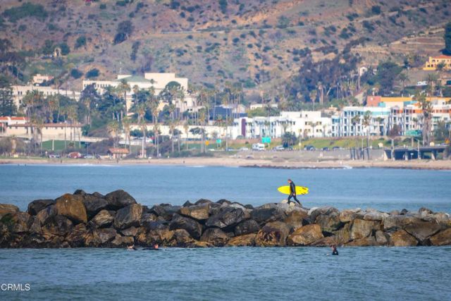 999 Waterbury Lane, Ventura, CA 93001