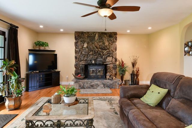 4782 Hall Rd, Santa Rosa, CA 95401