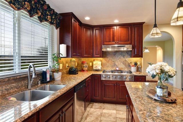 4782 Hall Rd, Santa Rosa, CA 95401