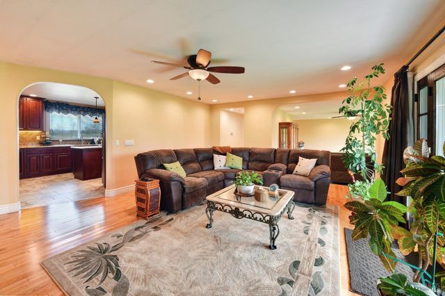 4782 Hall Rd, Santa Rosa, CA 95401