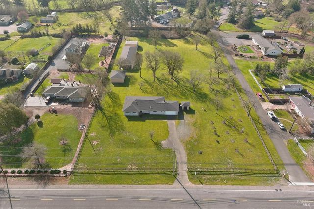 4782 Hall Rd, Santa Rosa, CA 95401