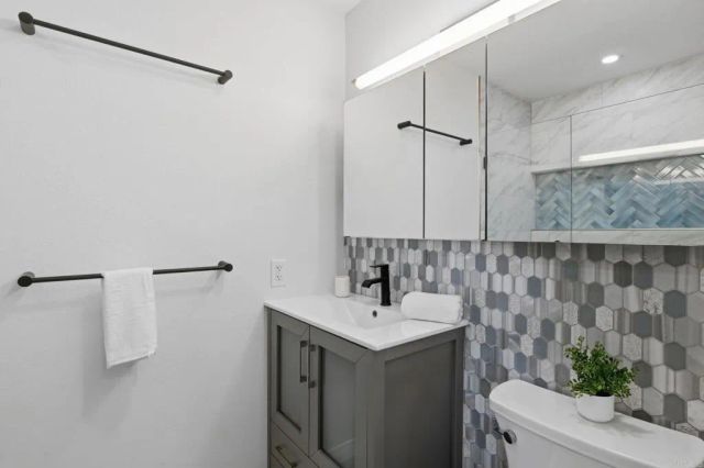 821 Del Mar Downs Road D, Solana Beach, CA 92075