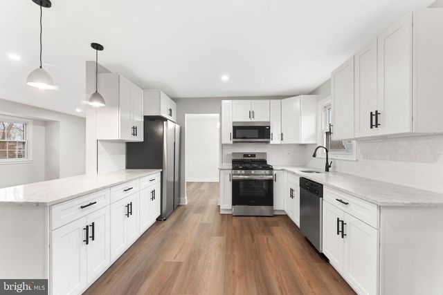 707 PARRY BLVD, Cinnaminson, NJ 08077