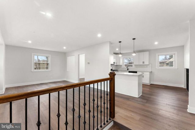 707 PARRY BLVD, Cinnaminson, NJ 08077