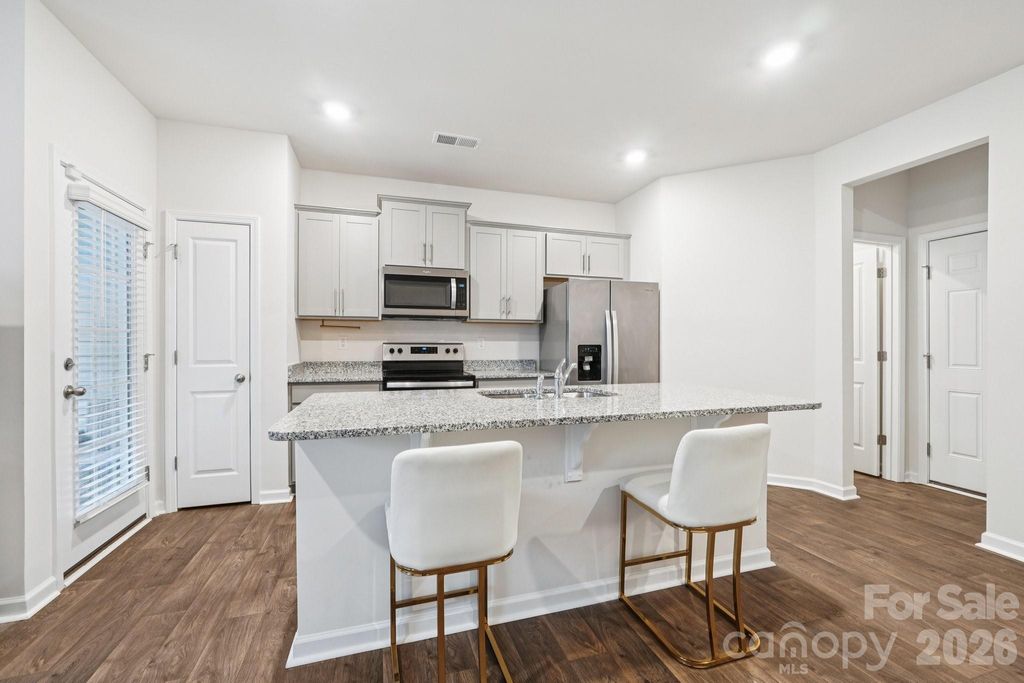 9051 Lowfalls Lane, Charlotte, NC 28216