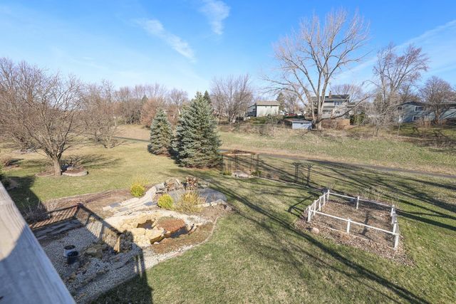 2015 Heritage Drive, Shakopee, MN 55379