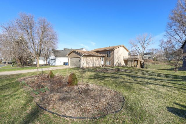 2015 Heritage Drive, Shakopee, MN 55379
