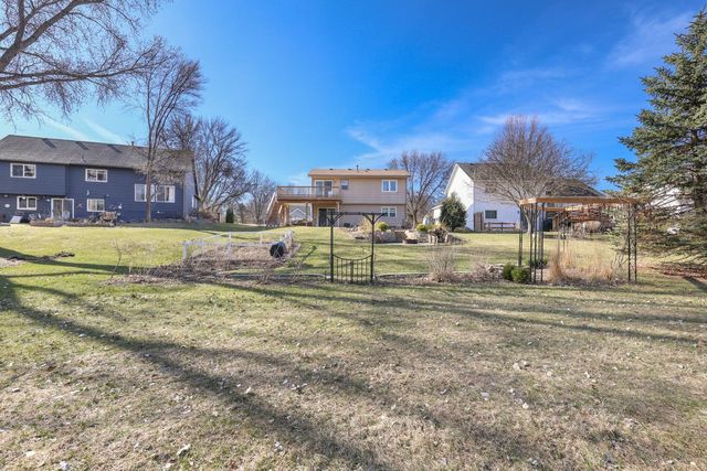 2015 Heritage Drive, Shakopee, MN 55379