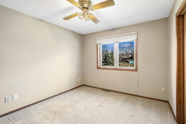 2015 Heritage Drive, Shakopee, MN 55379