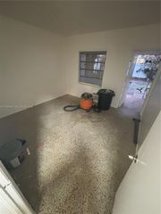 624 NE 7th Ave 3, Fort Lauderdale, FL 33304