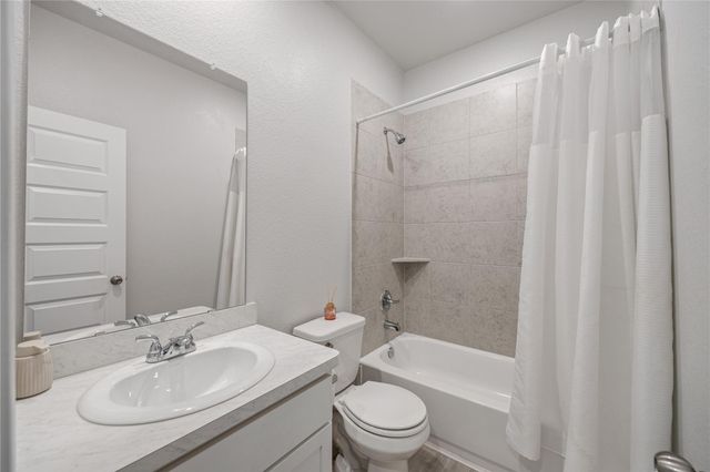 2503 Rose Quartz Drive, Texas City, TX 77591