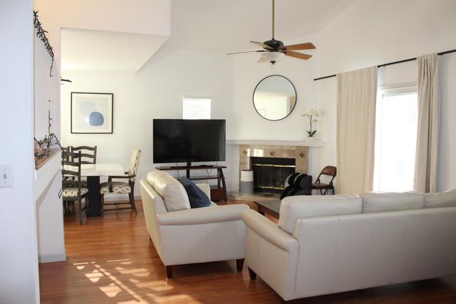 4834 Wind Creek Dr, Sacramento, CA 95838