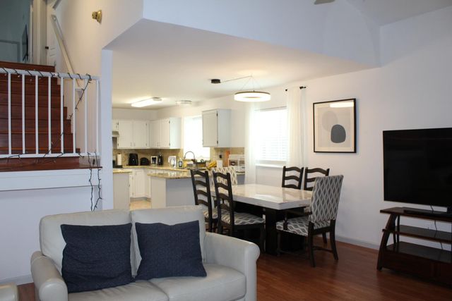 4834 Wind Creek Dr, Sacramento, CA 95838