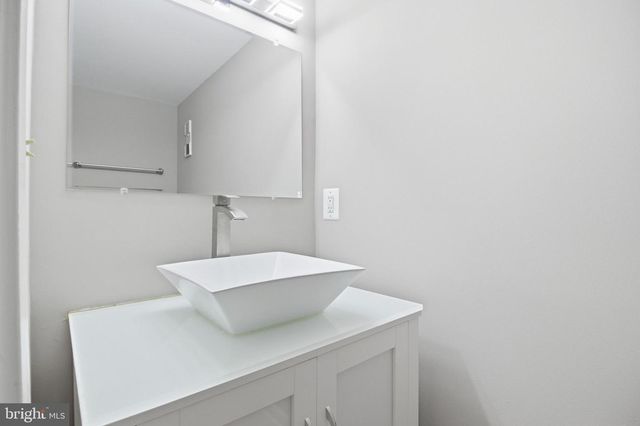 10995 THRUSH RD, Reston, VA 20191