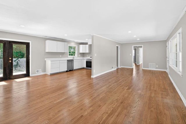 234 N 5th Avenue, Winder, GA 30680