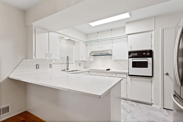 7475 Brentcove Circle, Dallas, TX 75214
