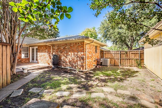 7475 Brentcove Circle, Dallas, TX 75214