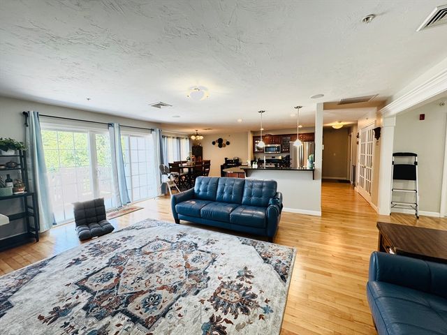 717 Hampton Way 717, Abington, MA 02351