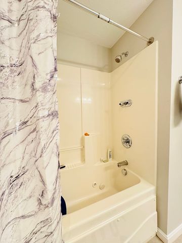717 Hampton Way 717, Abington, MA 02351