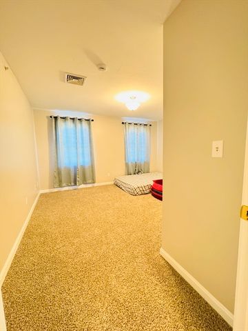 717 Hampton Way 717, Abington, MA 02351
