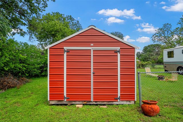 2433 N 42nd Street, Waco, TX 76710
