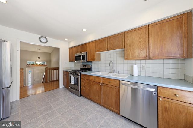 28 DERBY DR, Sewell, NJ 08080