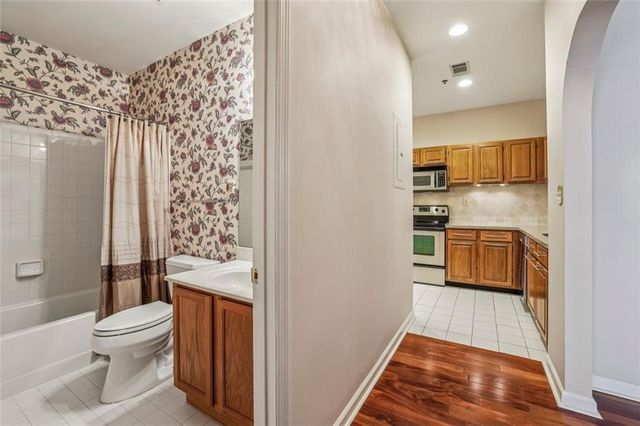 2499 Peachtree Road NE 406, Atlanta, GA 30305