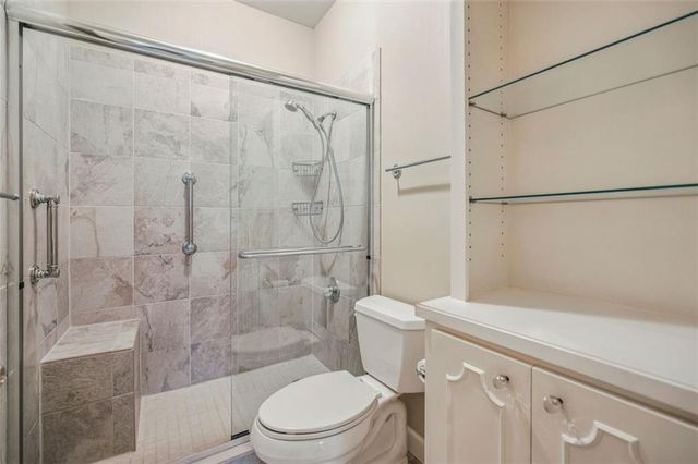 2499 Peachtree Road NE 406, Atlanta, GA 30305