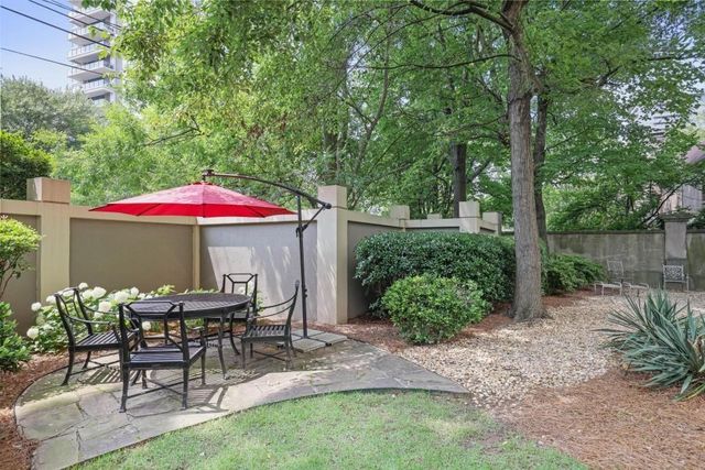 2499 Peachtree Road NE 406, Atlanta, GA 30305